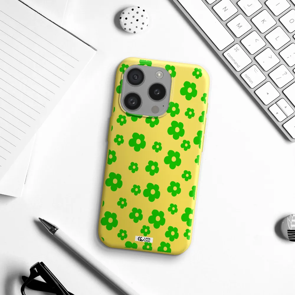 Five Petal Green Flower Apple Iphone 15 Pro Silicone Canary Yellow Case