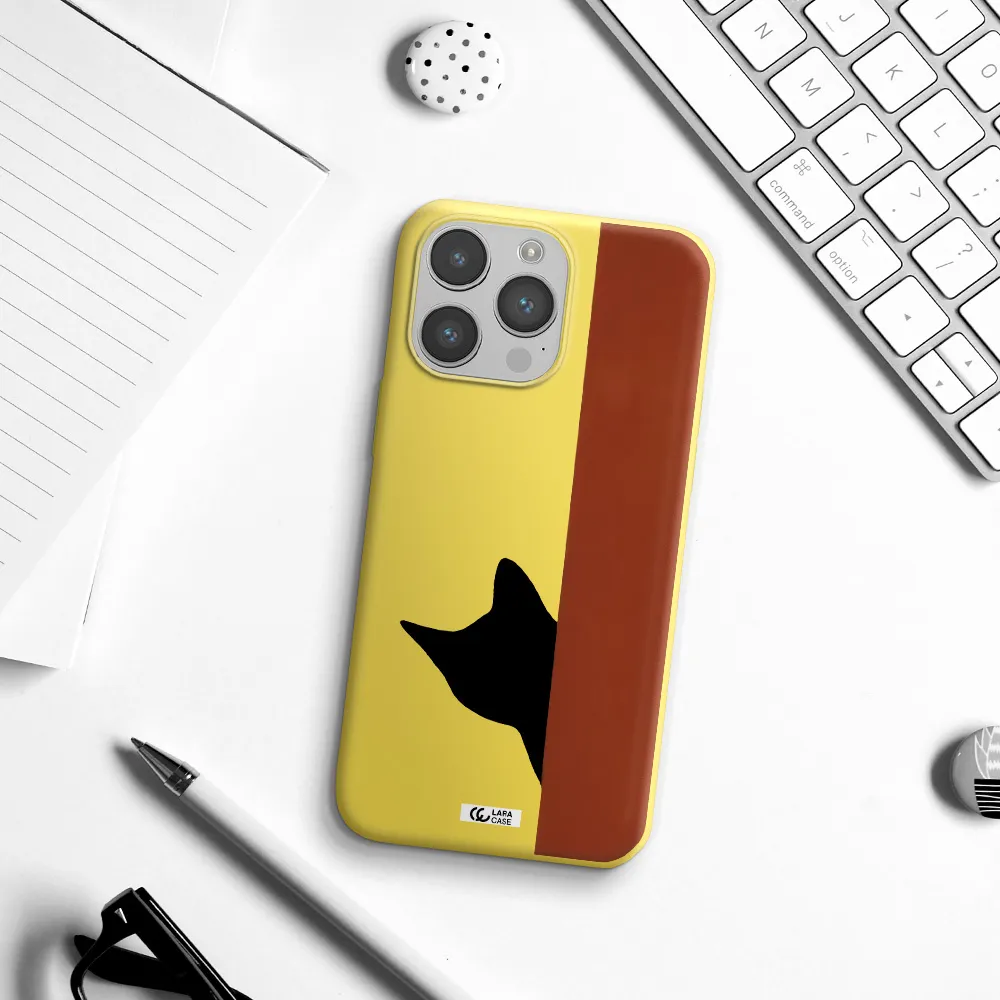 Black Cat Apple iPhone 14 pro Silicone canary yellow Case