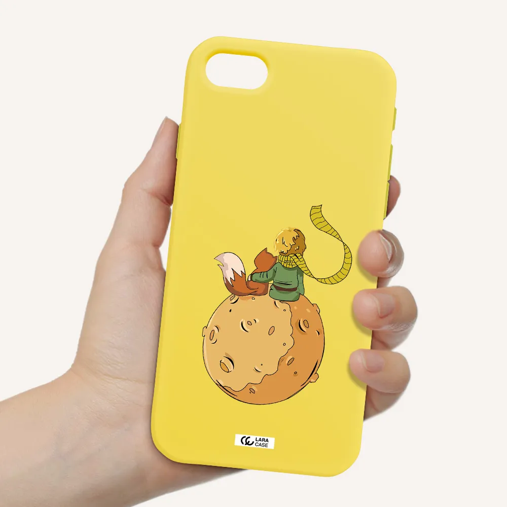 a cartoon of a fox and a fox sitting on a planet Apple iPhone se 2020 Silicone canary yellow Case