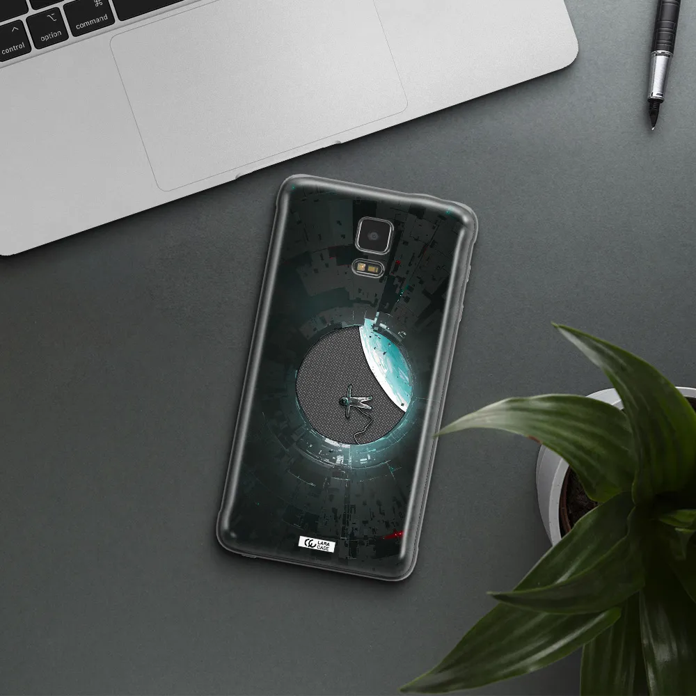 a astronaut in a space station Samsung Note 4 Clear TPU Case