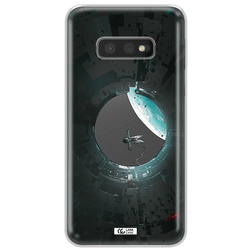 a astronaut in a space station Samsung S10e Clear TPU Case