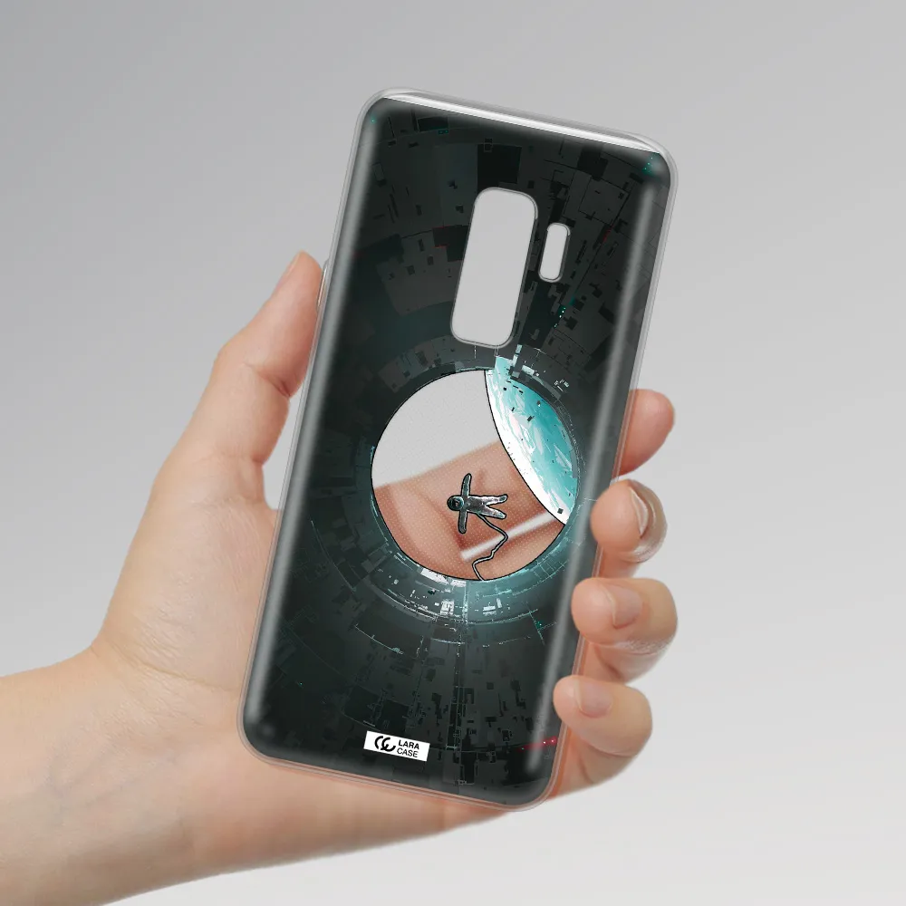 a astronaut in a space station Samsung S9 Plus Clear TPU Case