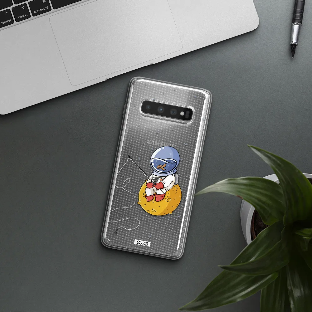 a cartoon of an astronaut sitting on a moon Samsung S10 Clear TPU Case