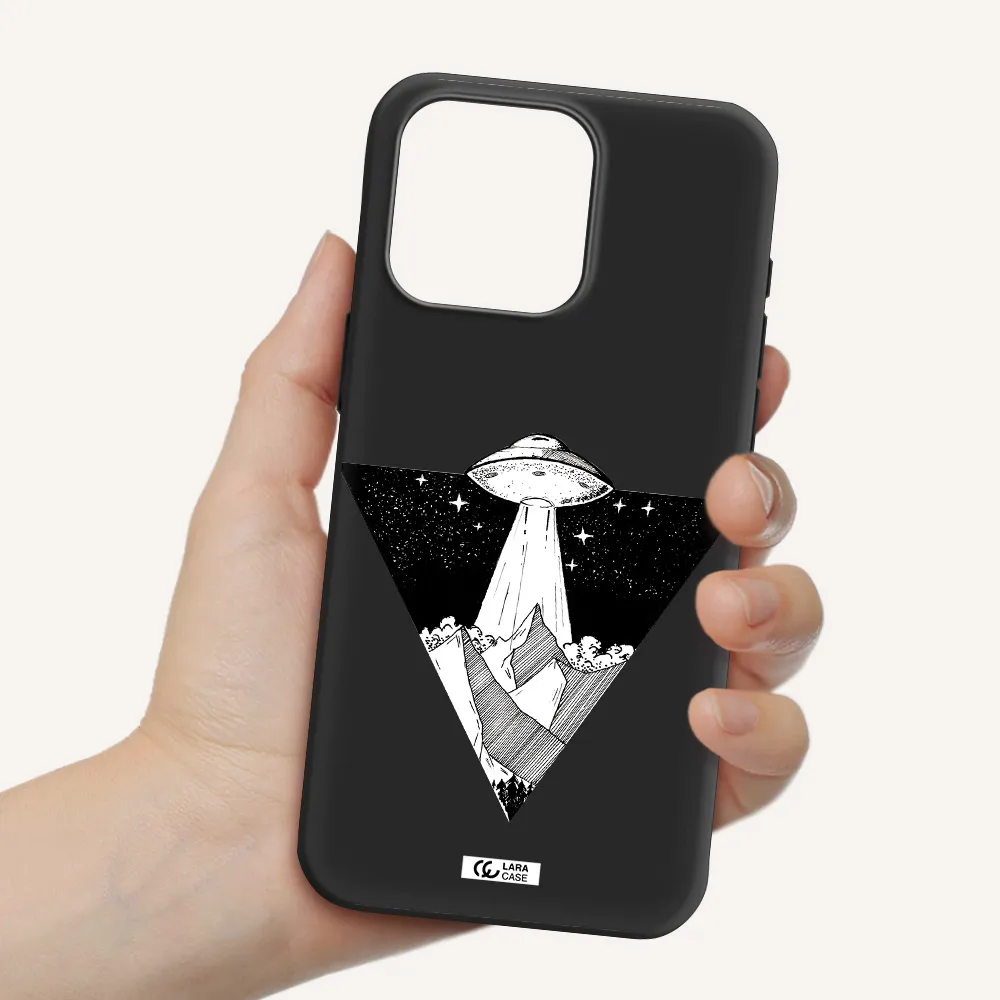 a triangle with a ufo in the sky Apple Iphone 15 Pro max Silicone black Case