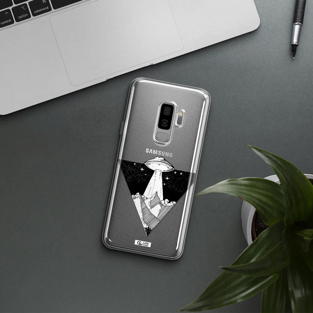 a triangle with a ufo in the sky Samsung S9 Plus Clear TPU Case