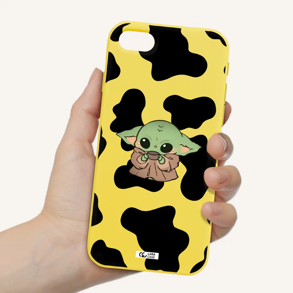 a pattern of different colored shoes Apple iPhone se 2020 Silicone canary yellow Case