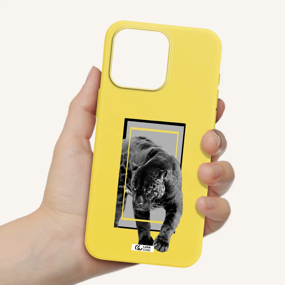 a black tiger with spots on its face Apple Iphone 15 Pro max Silicone canary yellow Case