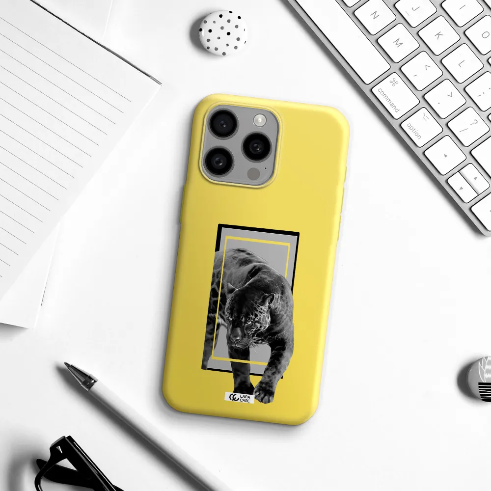 a black tiger with spots on its face Apple Iphone 15 Pro max Silicone canary yellow Case